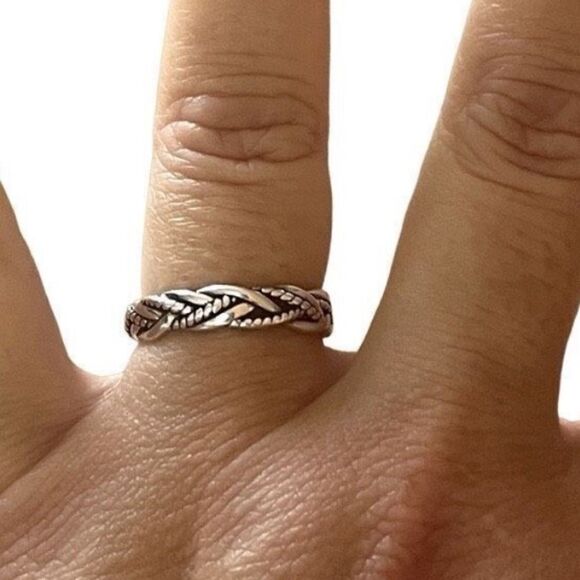 The Dainty Weave Ring in antiqued 925 silver - Picture 1 of 12